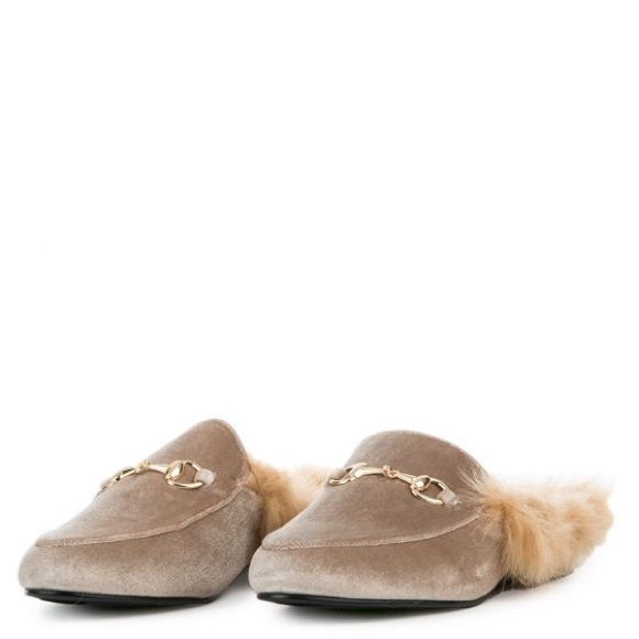Shoes - YOUR MAJESTY FAUX FUR VELVET LOAFER SLIDES SIZE 7